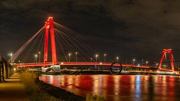 Pont Wilhelina dans la perspective de Rotterdam. sur iwan faber