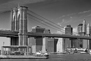 Brooklyn Bridge | Monochrom von Melanie Viola