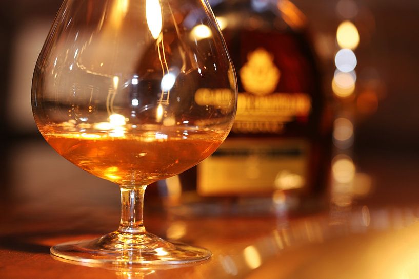 Close-up van een glas cognac van Udo Herrmann