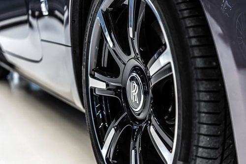 Détail de la jante de la Rolls-Royce Dawn