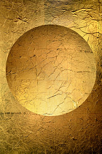 Runde Kugel in Gold. Minimalismus. 3