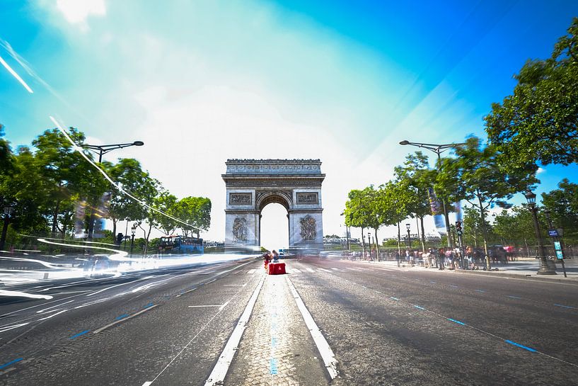 Champs-Elysées by Tim Briers