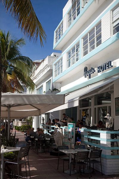 Miami Beach, Ocean Drive - Penguin Hotel by t.ART