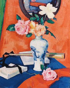 Samuel John Peploe - Rosen in einer Vase vor orangefarbenem Hintergrund (um 1925)