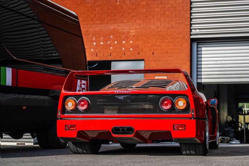 Ferrari F40 op het circuit van Bas Fransen