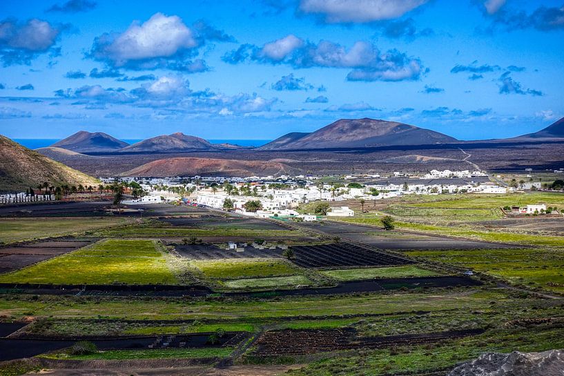 Yaiza (Lanzarote) by Peter Balan