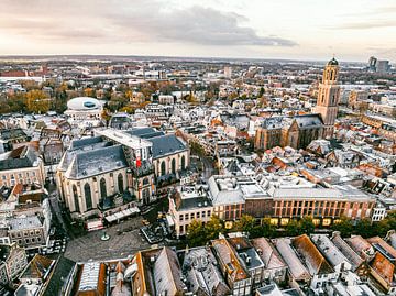 De binnenstad van Zwolle tijdens een koude winterochtend