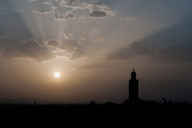 Zonsopgang over Marrakech by Bob de Bruin