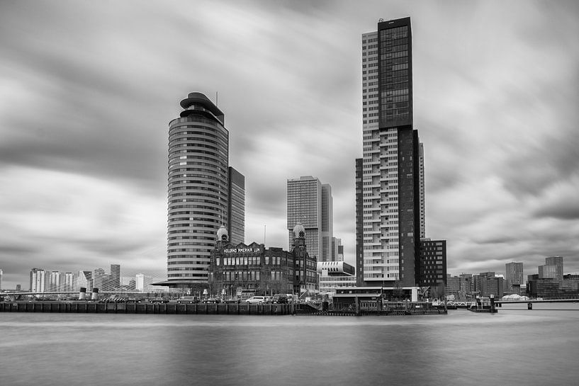 Kop van zuid Rotterdam in black & white van Ilya Korzelius