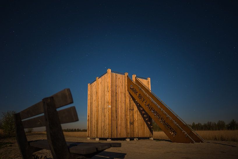 Himmelsplattform Lauwersmeer mit Bank von Jan Georg Meijer
