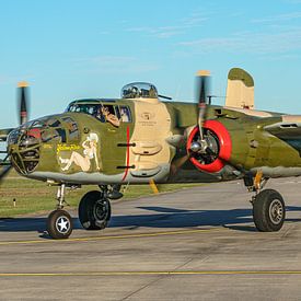 Nordamerikanischer Bomber vom Typ B-25J Mitchell. von Jaap van den Berg