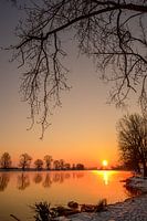 Kalter Sonnenaufgang an der Maas bei Grave