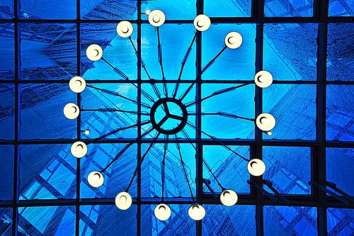 Prospekt: Leichter Regen, blauer Himmel