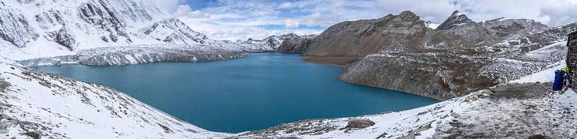 Panorama Tilicho meer in Nepal van Tessa Louwerens