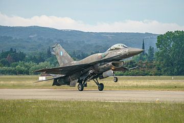 F-16 Demo Team "Zeus" of the Greek Air Force. by Jaap van den Berg
