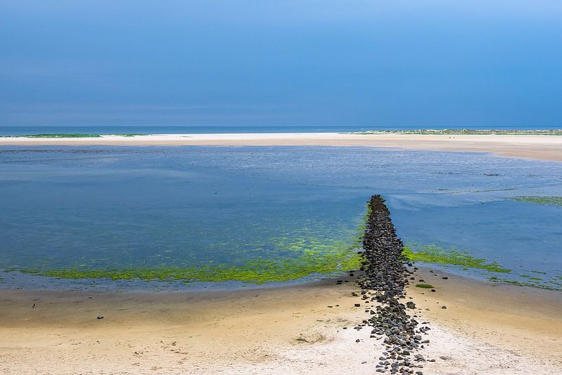 Strand met kribbe in Wittdün op het eiland Amrum van Rico Ködder