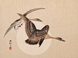 Flucht der Gänse vor dem Vollmond im traditionellen japanischen Holzschnittstil von Studio Pieternel