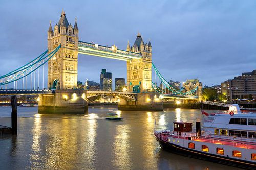 Tower Bridge in London von Werner Dieterich