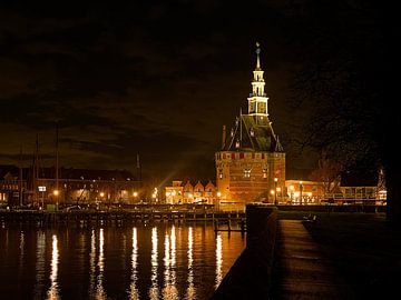 Hoorn by night - la tour principale au port sur BHotography