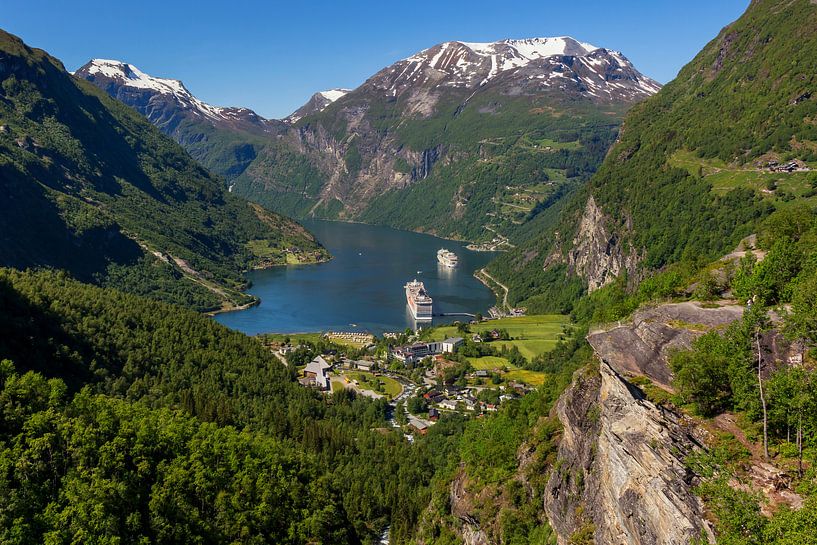 Uitzicht op de Geirangerfjord, Noorwegen [2] van Adelheid Smitt