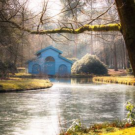 Het oude boothuisje achter Paleis 't Loo van P Kuipers