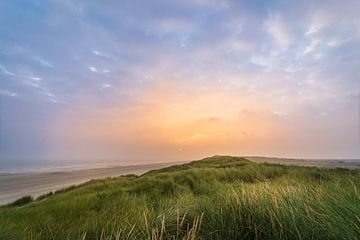 zonsopkomst boven op het duin van zeilstrafotografie.nl