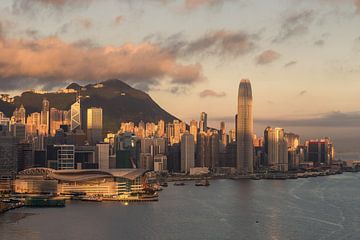 HONG KONG 16 by Tom Uhlenberg