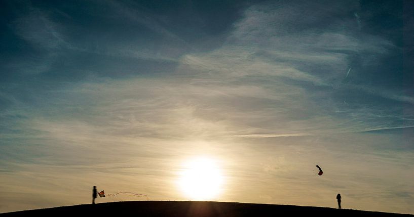 kite and sun by Stefan Havadi-Nagy