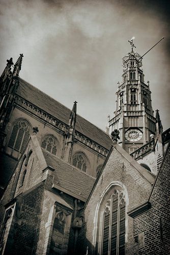 De vieringtoren van de Sint Bavokerk in Haarlem