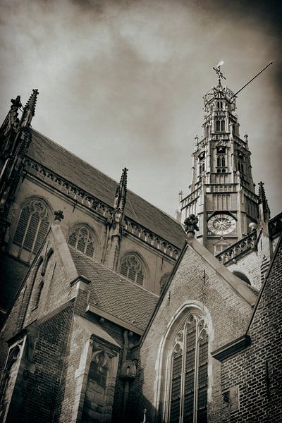 De vieringtoren van de Sint Bavokerk in Haarlem van Jan van der Knaap