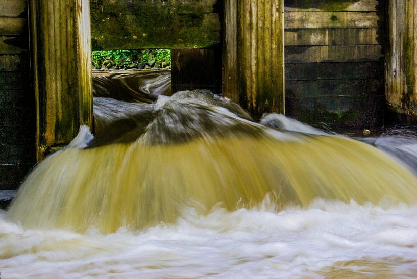 The open weir by Norbert Sülzner