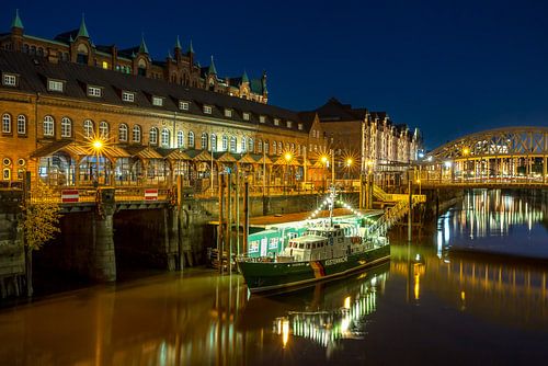 Hambourg - Entre la brique et le bateau