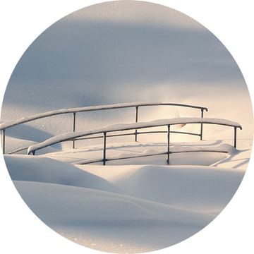 Brug in de sneeuw, Noorwegen van Adelheid Smitt