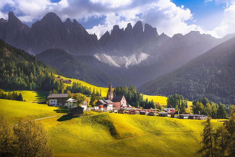 Monts Santa Magdalena et Odle. Dolomites par Stefano Orazzini