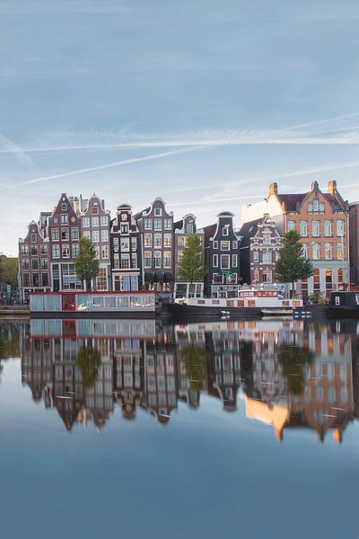 Dancing Sisters, Amsterdam by Stephanie Pfundt