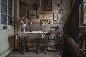 Couloir d'une maison abandonnée.