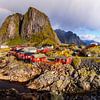 Regenbogen über dem Fischerdorf Hamnoy auf den Lofoten, Norwegen von Achim Thomae Photography