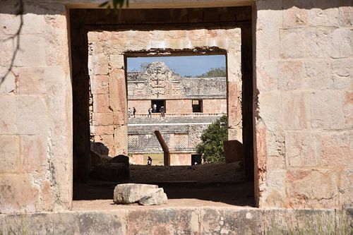 Doorkijk Maya tempel Uxmal