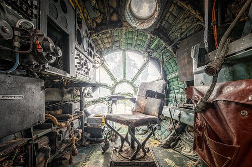 Verlaten vliegtuigcockpit van een Tupolev