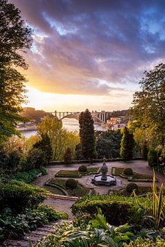 Park mit schöner Aussicht in Porto, Portugal von Evelien Oerlemans
