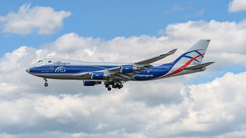 CargoLogicAir Boeing 747-400 vrachtvliegtuig. van Jaap van den Berg