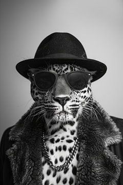 Stijlvol portret van een luipaard met hoed en zonnebril van Poster Art Shop