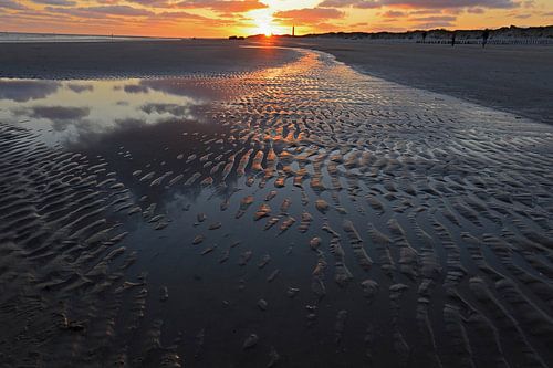 Zonsondergang boven de Noordzee