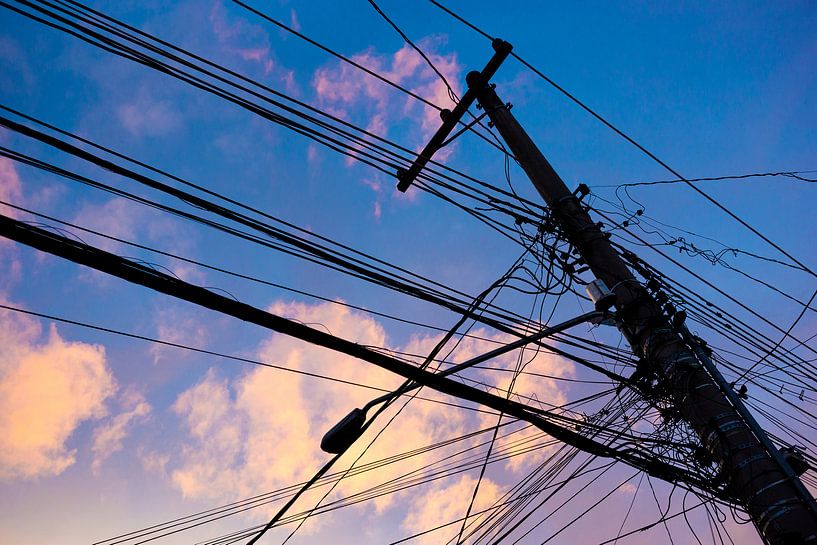 Electricity silhouette by Merijn Geurts