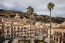 Platz an der Kathedrale von Monreale von Eric van Nieuwland