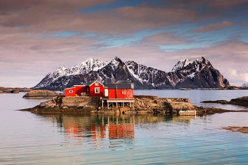 Einsames Haus auf den Lofoten