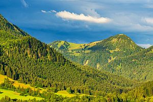 Blick von Pfronten auf die Berge im Allgäu