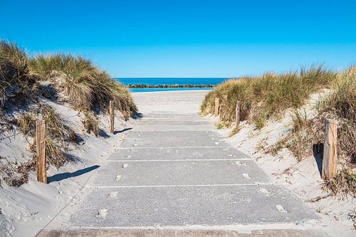 Toegang tot het strand aan de Oostzeekust in Wustrow op de Fischland-Darß