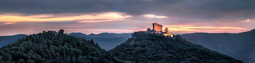 Panorama van kasteel Trifels in het Pfälzerwald