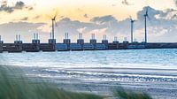 Oosterscheldekering tijdens zonsopkomst
